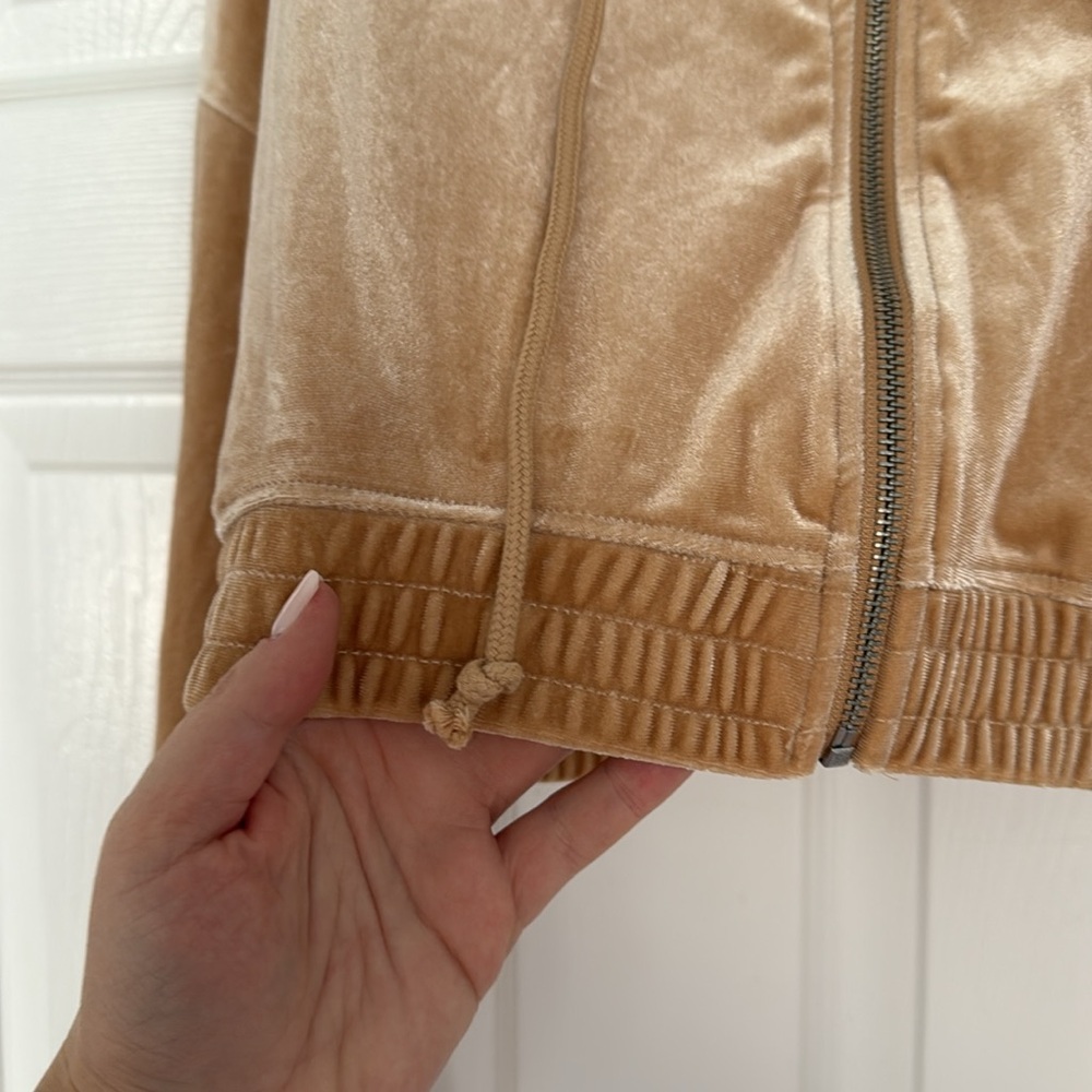 NEW- H&M Divided Velour Cropped Y2K Hoodie Jacket - Picture 4 of 10